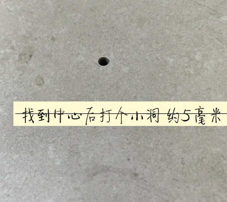 梁溪瓷砖空鼓维修公司专业解答在瓷砖铺贴过程中，如果砂料搅拌不均匀，将会带来以下问题
